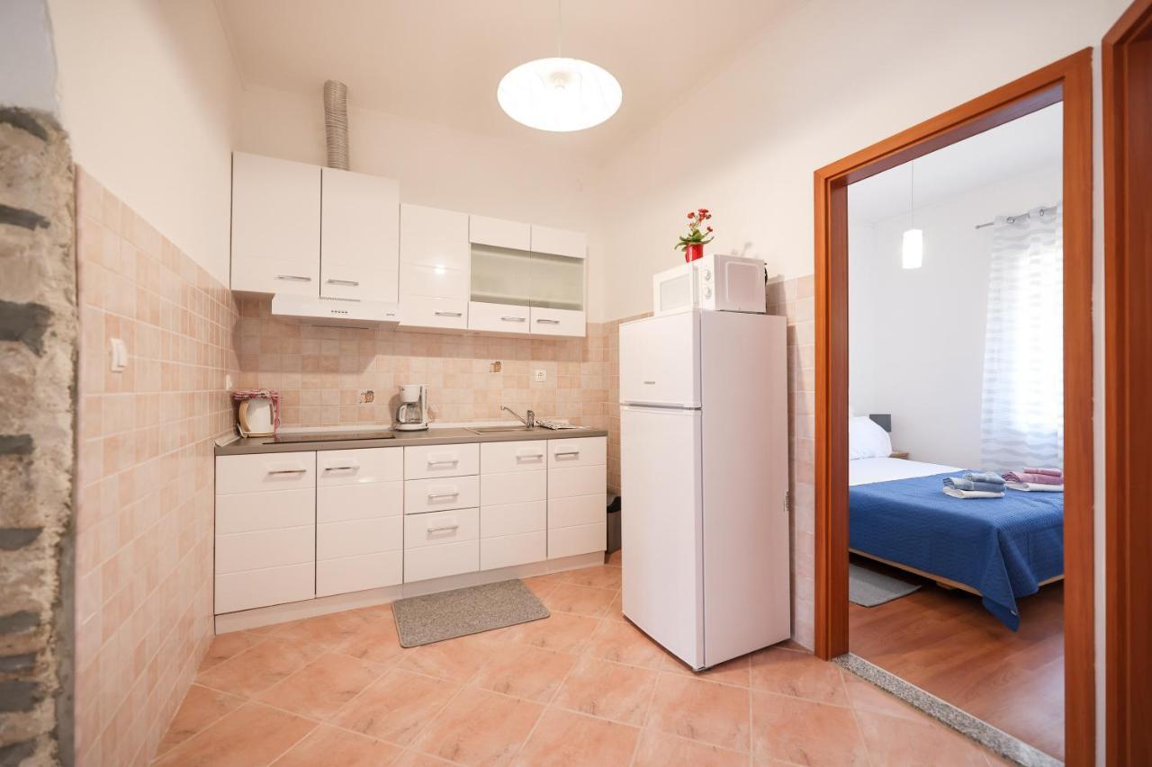 Apartment M&v *
